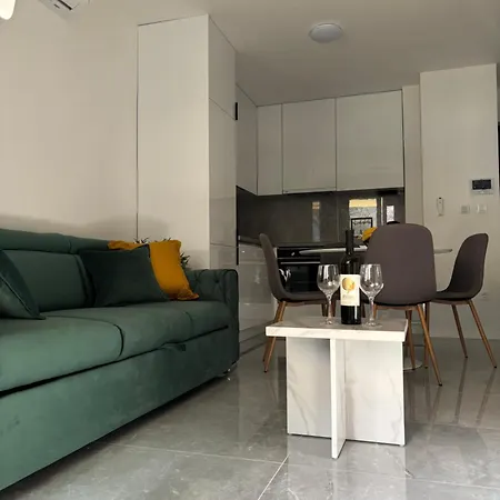 Sapphire Coast Residences アパート